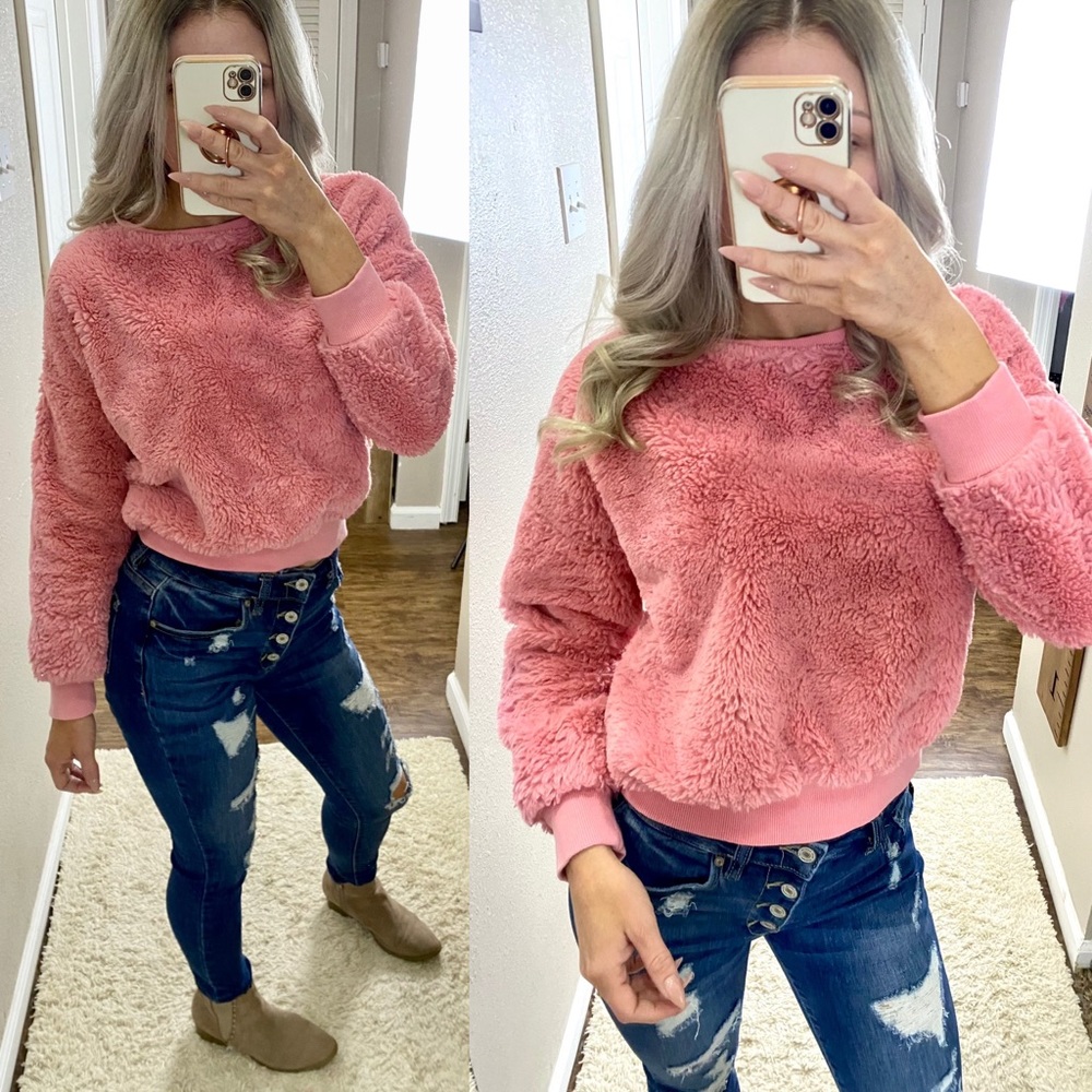 Pretty in Pink Main Strip pullover size Small